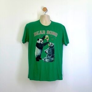 Riot Society - Vintage Green Bear Beer Graphic Tee Shirt Size Large
